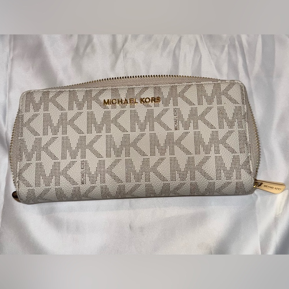 Michael Kors Beige Monogram Wallet